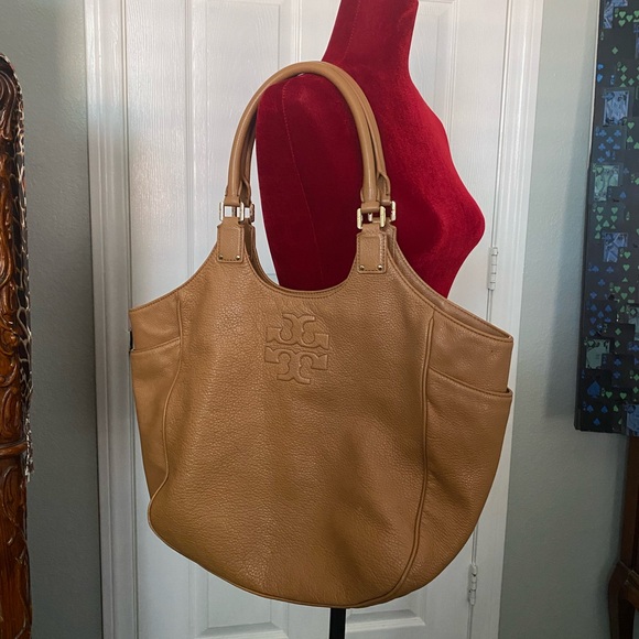 Tory Burch Thea Round Tote in Tan w/Wallet - Picture 3 of 10